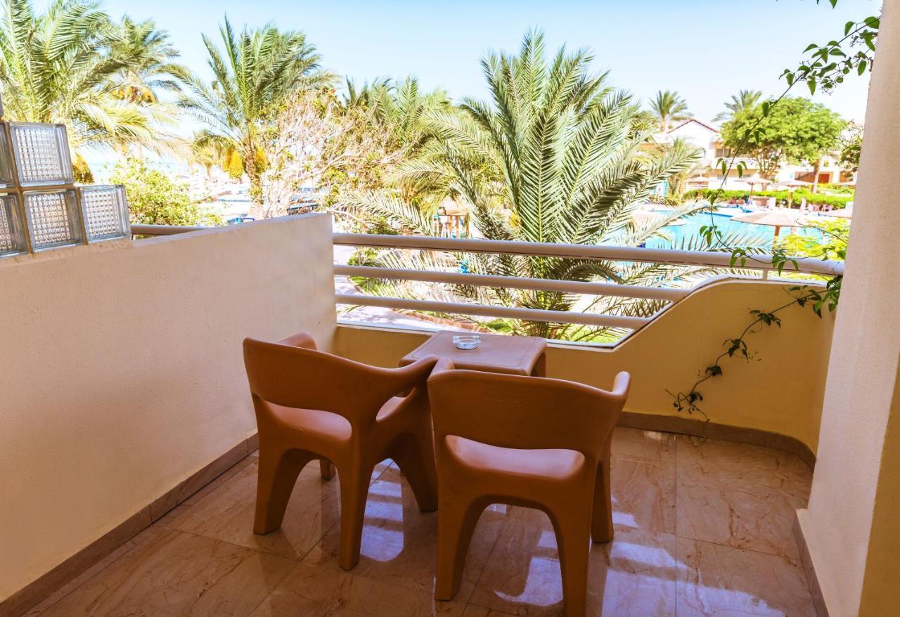 Deluxe Double Room with Garden and Pool View,1388574131:JPEG